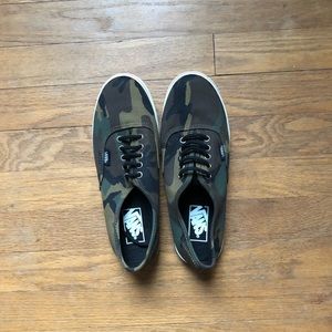 camo women’s vans